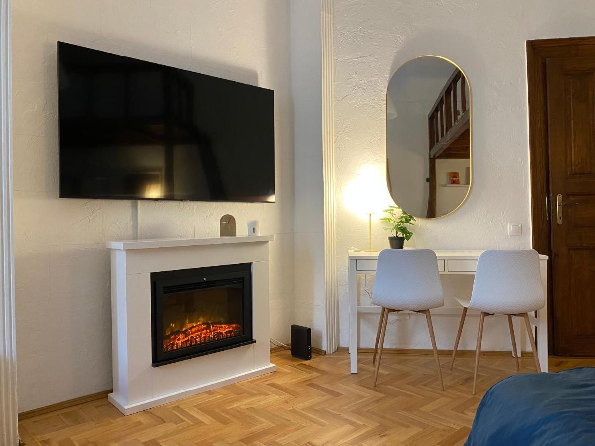 Romantic City Centre Flat - Alexandra Apartment Budapest Kültér fotó